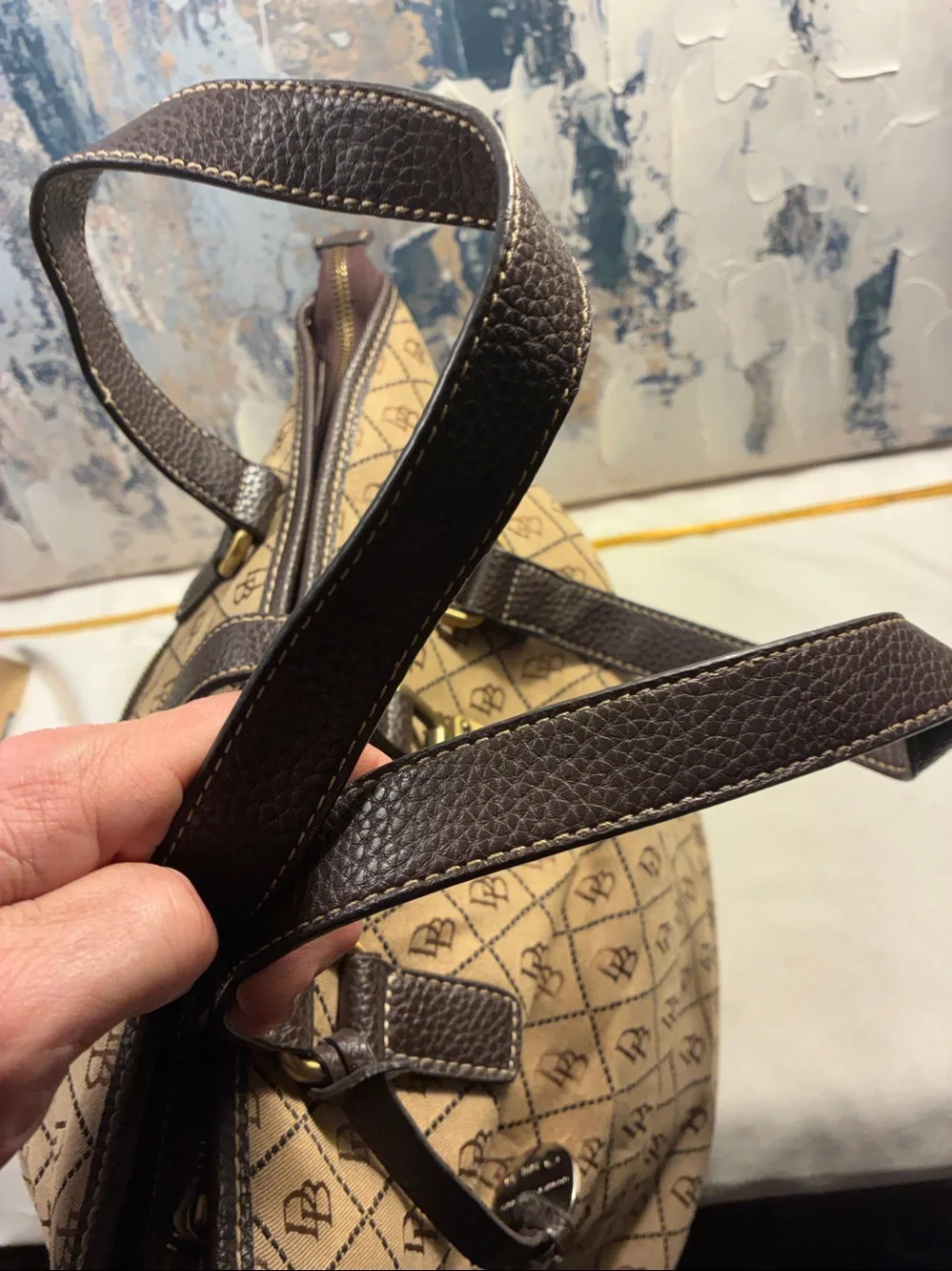 Dooney & Bourke signature db